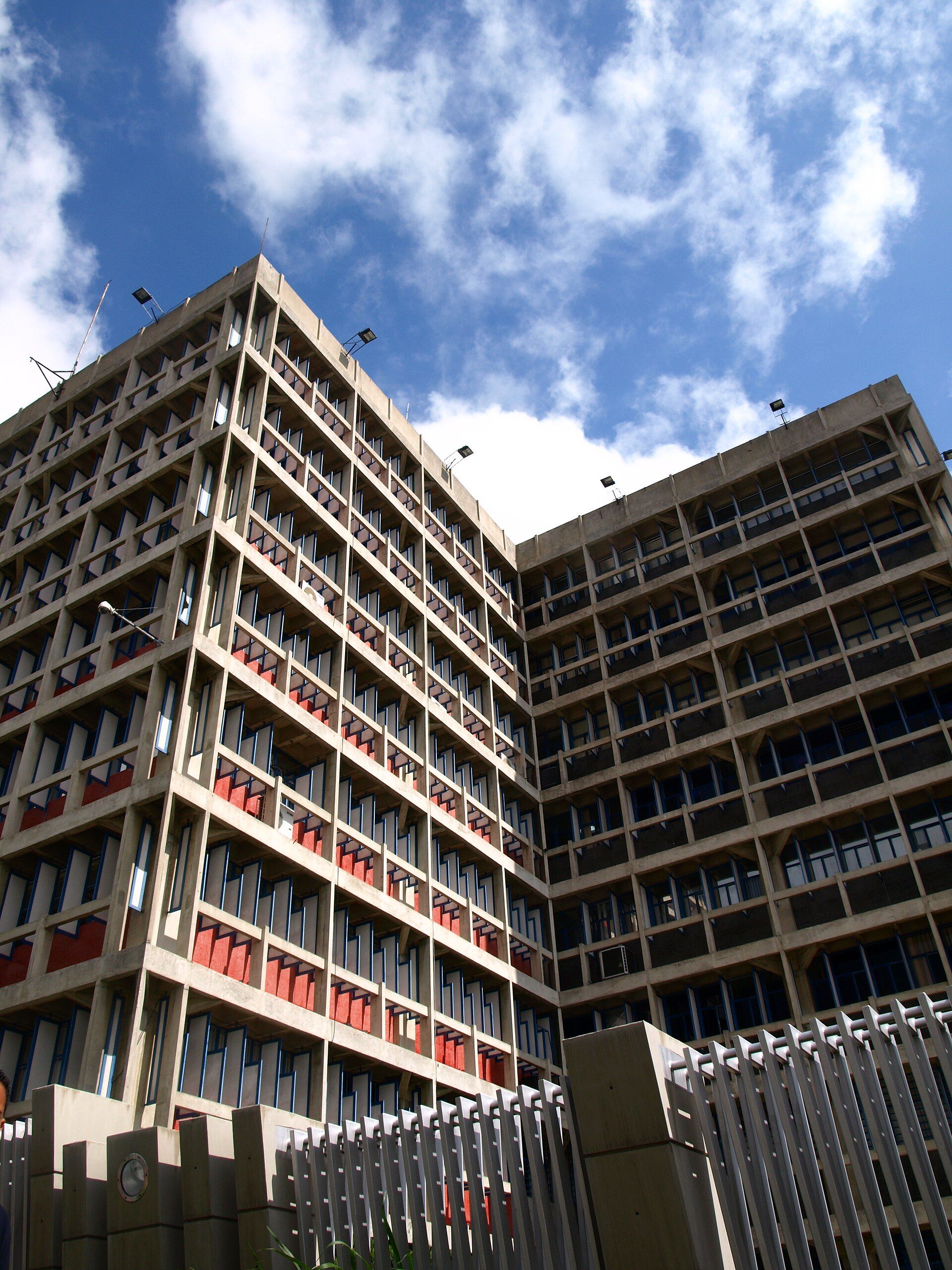 Edificio administrativo de la Universidad de Los Andes en Mérida